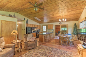 Lead Cabin about 9 Mi to Deadwood Hot Tub and Patio!
